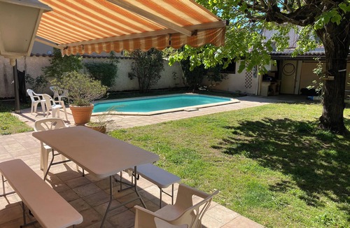 Richard Vitton - Chambovet House | Large house with pool and garden in Lyon for 10 people. Ideal for families