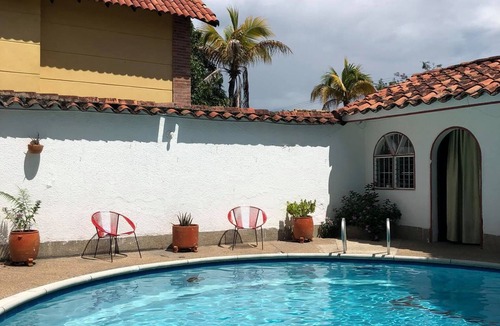 Anapoima House | Large house with pool, bolirana, BBQ, Wifi and private parking near the center..