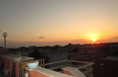 Ardea Apartment | Large independent apartment + terrace with sea views and 35km from Rome