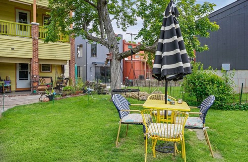 Columbus Park Apartment | Large Kansas City Apartment w/ Workspace & Porch