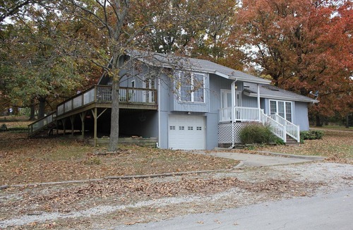 Umber View Heights House | Large lake home 1/2 mile from boat ramp and courtesy dock on Stockton Lake