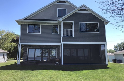 Winneconne House | Large Lake House - 4 Bedroom - EAA Oshkosh