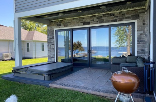 Winneconne House | Large Lake House - 4 Bedroom - EAA Oshkosh