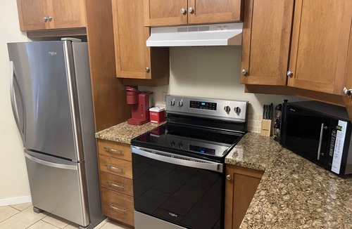 Osoyoos Condo | Large Lakefront 3 Bed Condo With Gorgeous Osoyoos Lake and Mountain Views