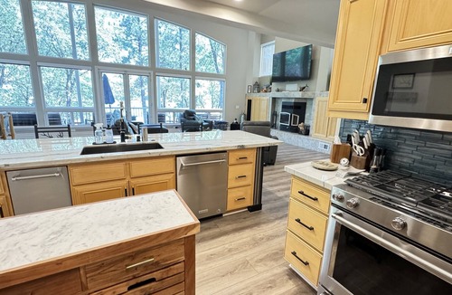 Lakehead House | Large Lakefront Paradise, 4000+ Sq Feet, Hot Tub