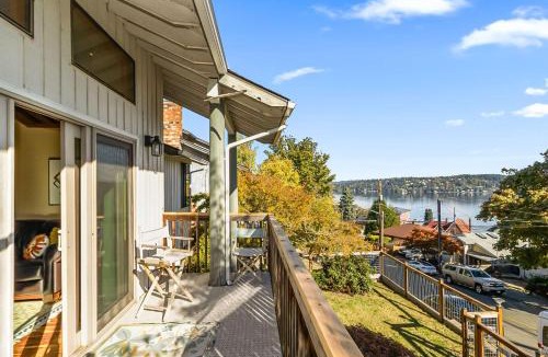 Rainier Valley House | Large Lk Washington View Family Home