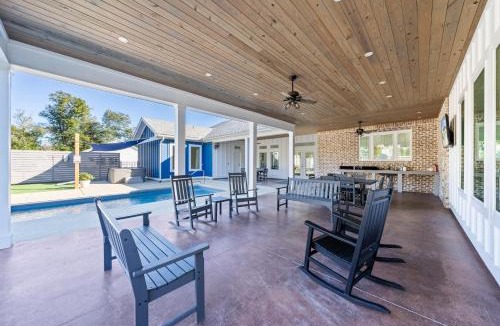 Foley House | Large Lux Home,Private Pool,Spa,Backyard, 6 Bdrms, Beach,Wharf, OWA 15 Mins Away