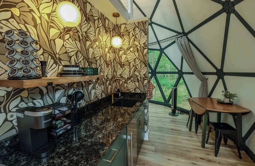 Freeport Cabin | Large, luxurious geodesic dome - 07