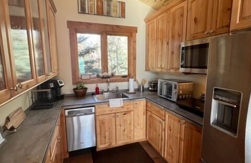 Dillon House | LARGE LUXURY 4 BR LAKE DILLON HOME WALK TO MARINA!