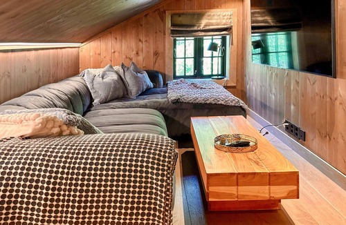 Maurset House | Large luxury holiday home with magnificent views of the mountains and the river.