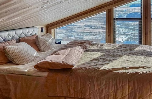 Maurset House | Large luxury holiday home with magnificent views of the mountains and the river.