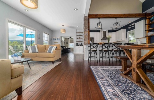 Lexington House | Large Luxury Mountain Home: Hot Tub~Fire-pit~Wi-Fi