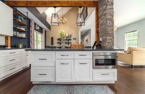 Lexington House | Large Luxury Mountain Home: Hot Tub~Fire-pit~Wi-Fi