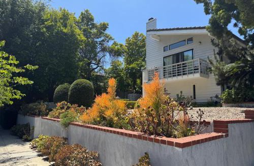 Sunset Park House | Large Luxury Studio with View in Santa Monica
