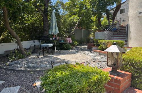 Sunset Park House | Large Luxury Studio with View in Santa Monica