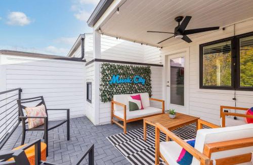 Talbot's Corner House | Large Marvel Themed 14ppl Spacious Townhome