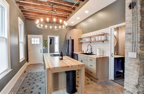 Fifth Ward House | Large Milwaukee Home 4BR Fast WiFi