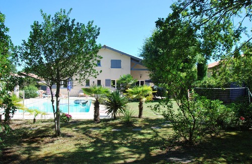 Saint-Aubin-de-Medoc Villa | Large modern Villa 200m2 12 people swimming pool between Bordeaux, Ocean and Médoc