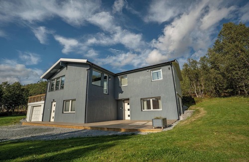 Tromso House | Large modern house, perfect for Northern lights chasing