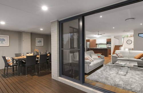 Yeronga House | Large modern house. Pool, city views. Pets welcome.