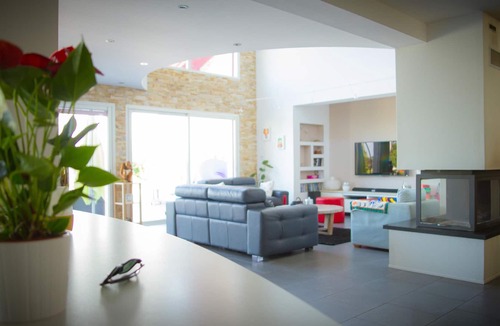 Briscous Villa | Large Modern Villa near Biarritz - 12 people - Seasonal rental.