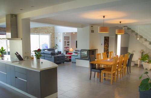 Briscous Villa | Large Modern Villa near Biarritz - 12 people - Seasonal rental.