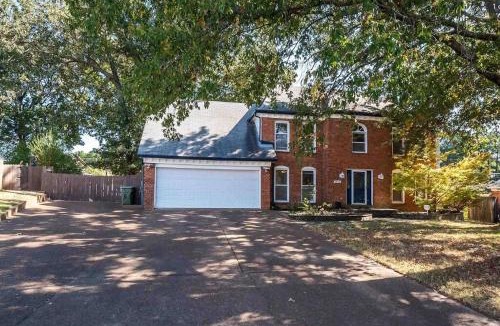 Cordova House | Large near Shops/Dining & easy access to freeway