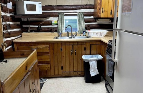 Clarington Cabin | Large, Pet-Friendly Cabin Rental for Amazing Family or Group Glamping near Cook Forest, PA