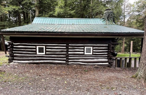 Clarington Cabin | Large, Pet-Friendly Cabin Rental for Amazing Family or Group Glamping near Cook Forest, PA