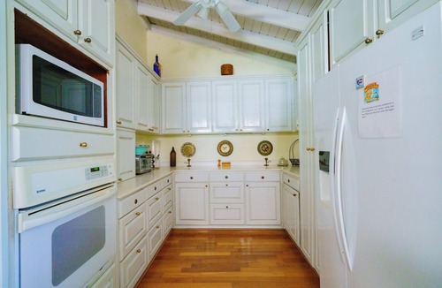 Fajardo House | LARGE POOL/JACUZZI-Spacious Historic Hacienda, near BEACHES, Bio Bay, & tours
