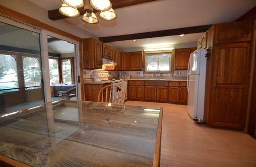 Wollaston Cottage | Large, Private 3 Bedroom Family Retreat Surrounded by Crown Land