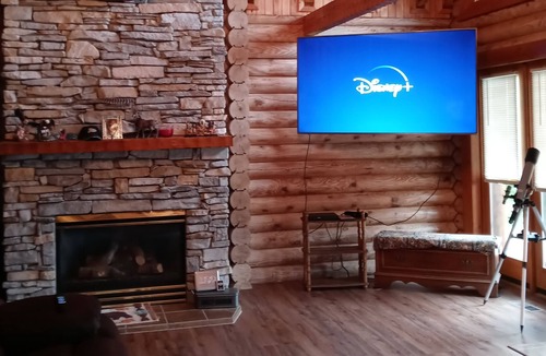Lawrence County Cabin | Large Private Luxury Log Cabin w/ jacuzzi, game room, private lake on 100 acres