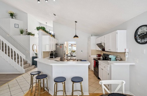 Lake Davenport Estates House | Large Private Pool! Family-sized house 25 minutes to the theme parks!