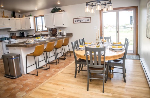 Durango House | Large Private Ranch, Dog Friendly, Hot Tub, Pool Table, Week and Month Discounts