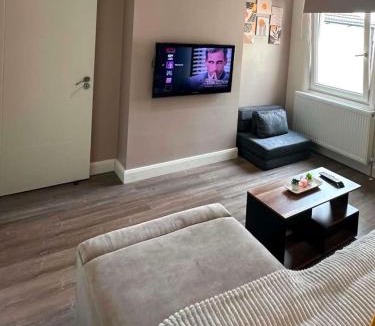 Edmonton Apartment | Large Private Suite Sleeps 5 Near Hospital Ideal for Families & Workers