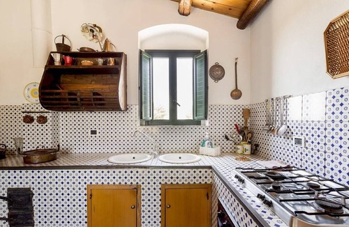 Chiaramonte Gulfi Villa | Large private villa with swimming pool in Sicily