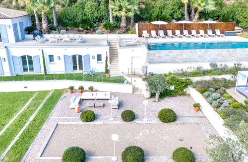 Grimaud Villa | Large property, sleeps up to 16, panoramic sea view