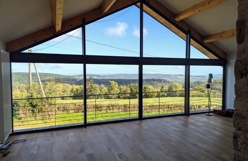 Chiddes House | Large, quiet gite with swimming pool and sublime view in the heart of the hills.