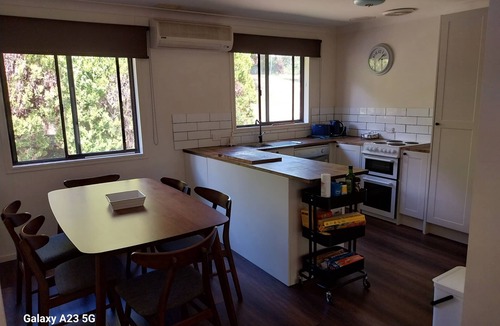 Jamieson House | Large Riverfront House in the heart of Jamieson, Walk to all town amenities.