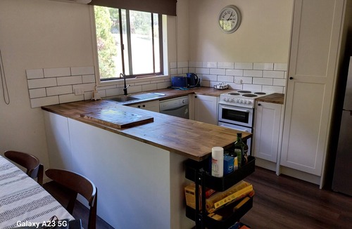 Jamieson House | Large Riverfront House in the heart of Jamieson, Walk to all town amenities.