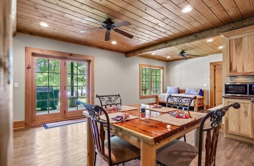 Pikeville Cabin | Large secluded 3 bedroom Cabin!