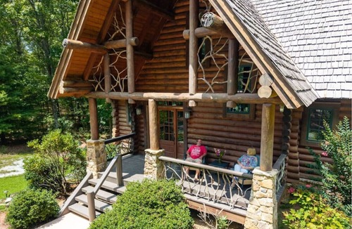 Pikeville Cabin | Large secluded 3 bedroom Cabin!