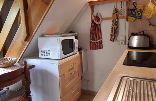 Formigueres Ski Chalet | Large self-catered chalet, mature garden, all mod cons, south oriented veranda