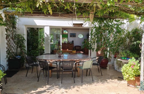 Saint-Pierre-d'Amilly Villa | Large single-storey 5-bedroom house near Marais Poitevin