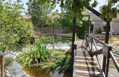 Saint-Pierre-d'Amilly Villa | Large single-storey 5-bedroom house near Marais Poitevin