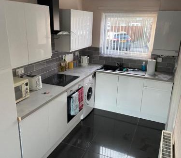 Newcastle-upon-Tyne House | Large spacious 3 bedroom house Westerhope