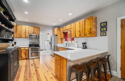 Emerson House | Large, Spacious Home near LakePoint and Lake Allatoona