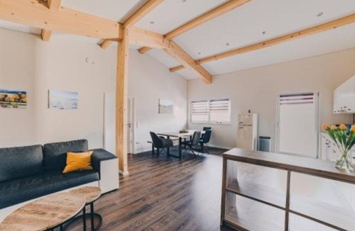 Eggenthall Apartment | Large spacious vacation apartment with balcony and three bedrooms in the Allgäu
