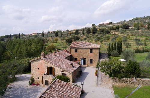 Cortona Villa | Large stone manor with 8BR and 7BA, extended grounds, large fully-equipped pool.