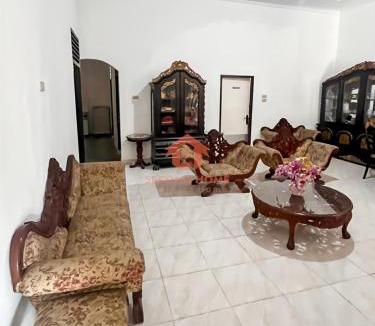 Palembang Villa | Large & Strategic 3BR House Palembang City